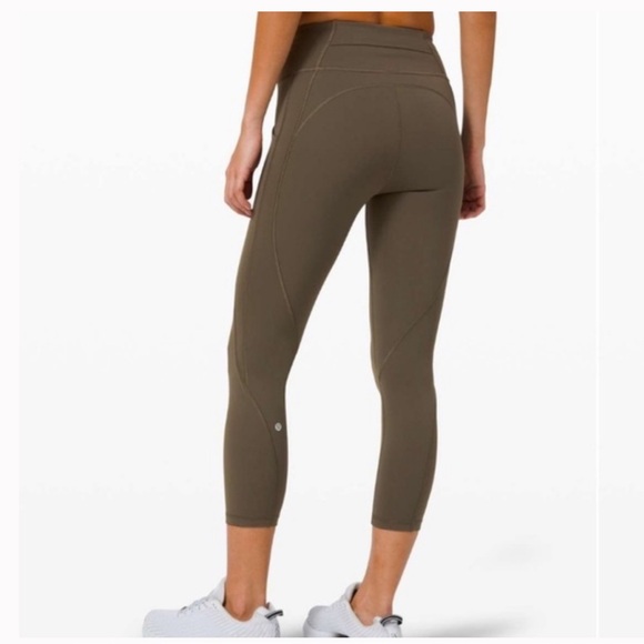 Lululemon Cropped Leggings - Picture 5 of 5